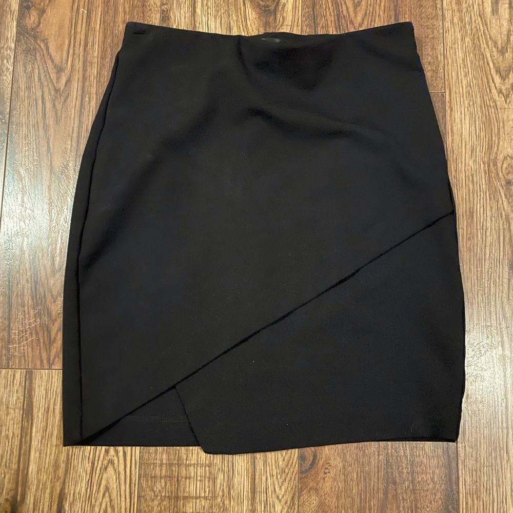 DYNAMITE TULIP SKIRT